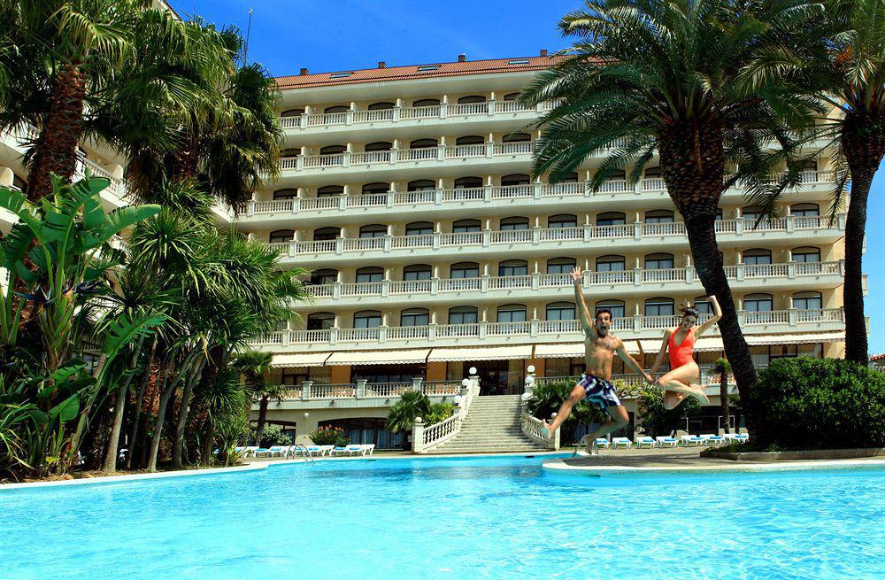 Aqua Hotel Silhouette & Spa - Adults Only Malgrat de Mar Exteriör bild